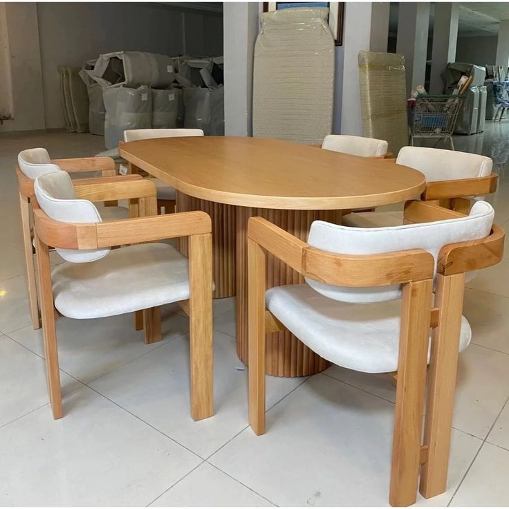 The arlo capsule dinning